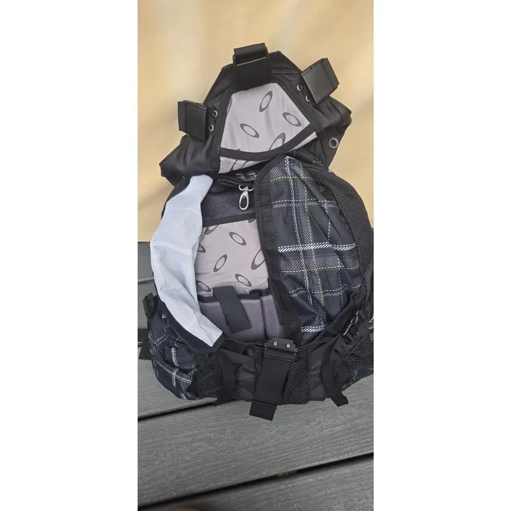 OAKLEY NWOT Icon BackPack 3.0 Plaid Y2K Vintage HTF Rare Laptop Sleeve O Skull